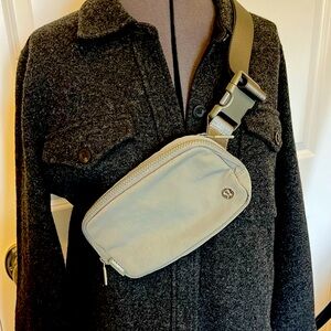 Lululemon Everywhere belt bag 1L- Sage green - like new